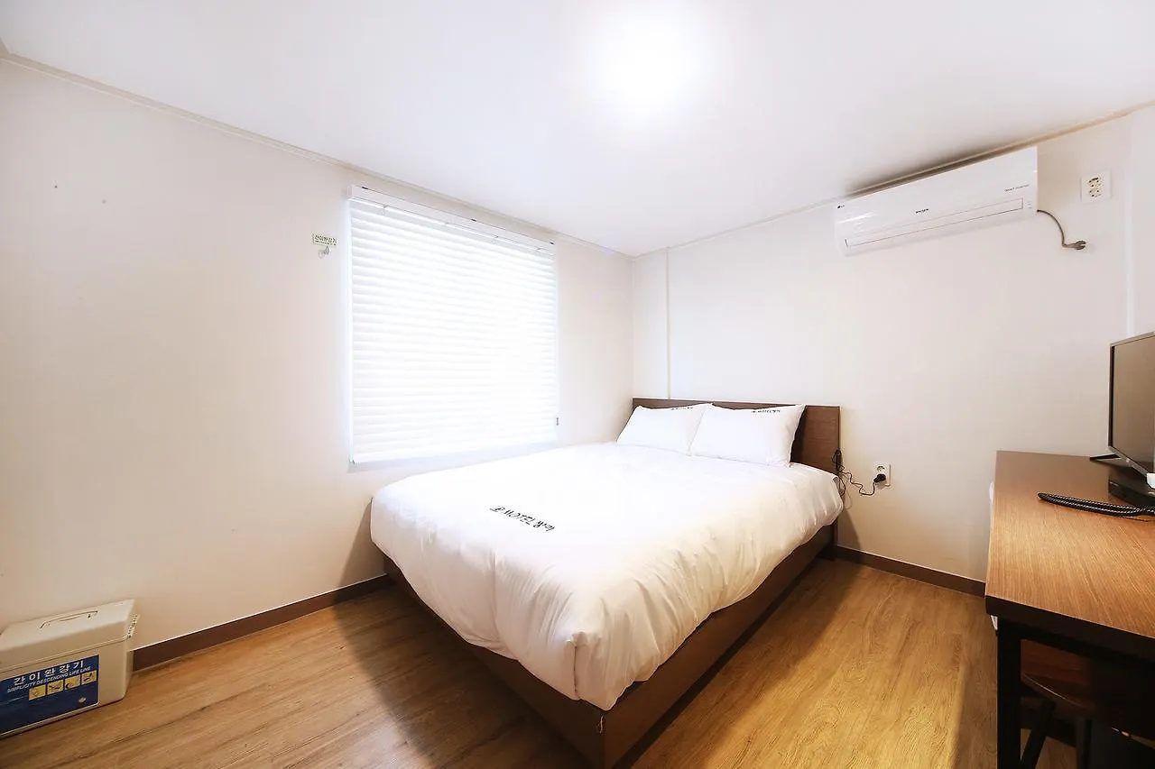 Ssangma Motel Busan